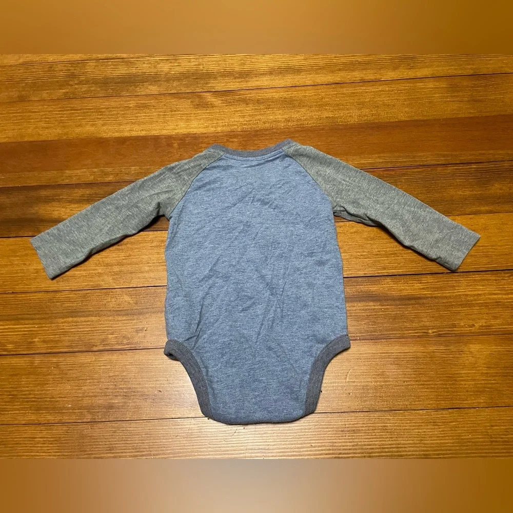 Baby GAP Baseball Tee Style & Dinosaur Long Sleeve Bodysuits Size 6-12 Months